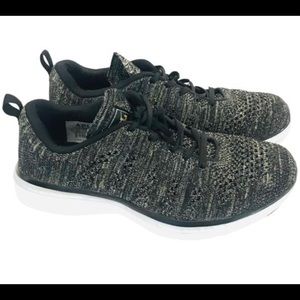 Athletic Propulsion Labs Techloom Pro Sneakers size US 9
Black and gold knit